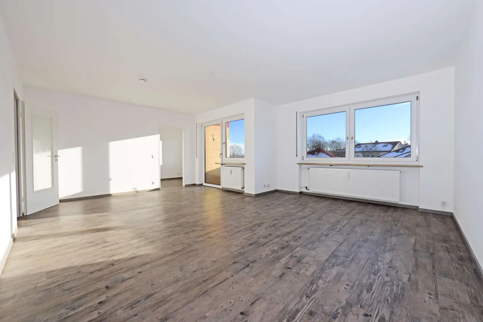 Helle 3-Zimmer-Wohnung mit Balkon und Garage