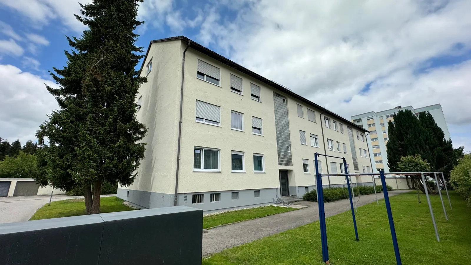 Mehrfamilienhaus mit 7 Wohnungen in Traunreut